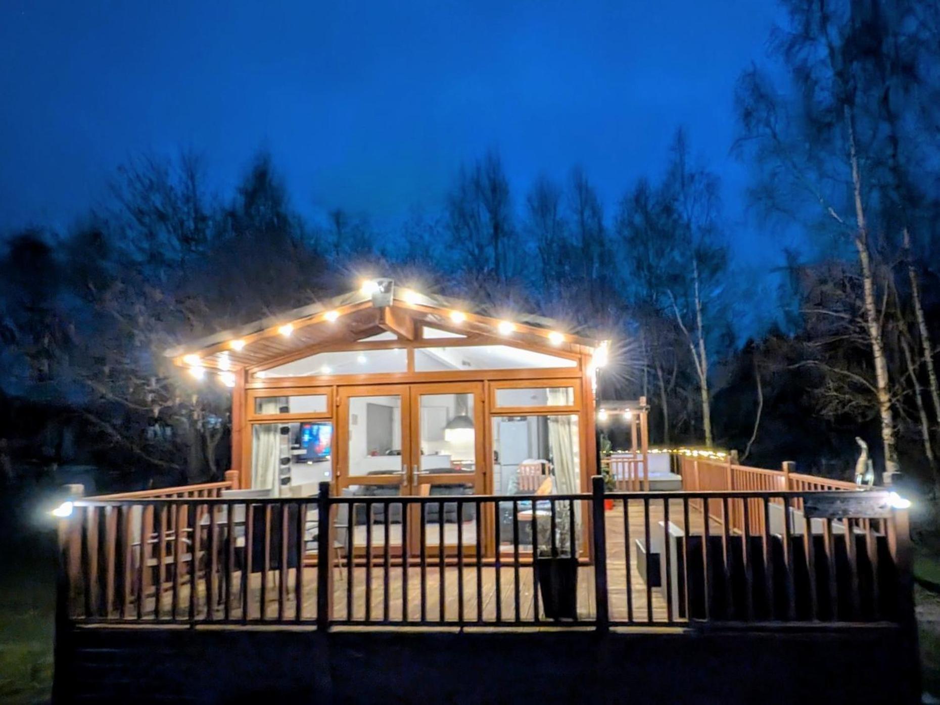 Puddleduck Lodge With Hot Tub On Felmoor Park Morpeth Exterior foto